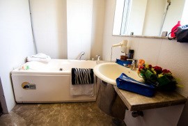 Roland Hotel: 3 star hotels in kolkata